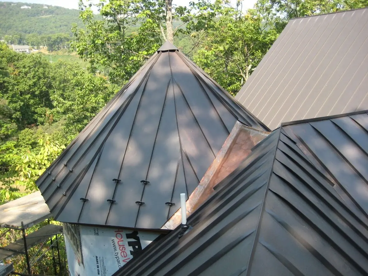 Professional Roof Tarp Installation by Craftsman Roofing in Vineyard Point Village